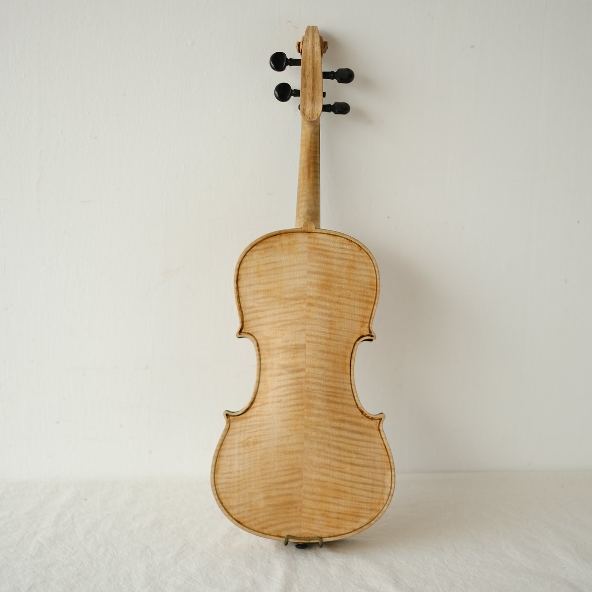 トラ目が美しいバイオリンオブジェ・ハードケース/棒付き/st.760