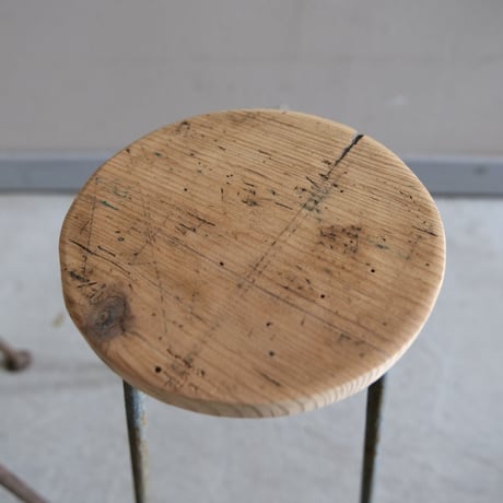short stand / iron & old wood