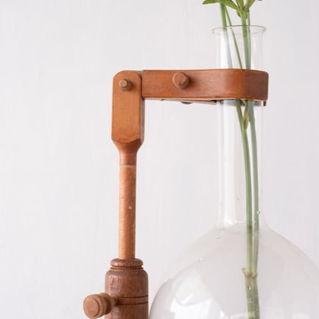 実験器具のような佇まいが魅力のフラスコと木製スタンド/st.1234