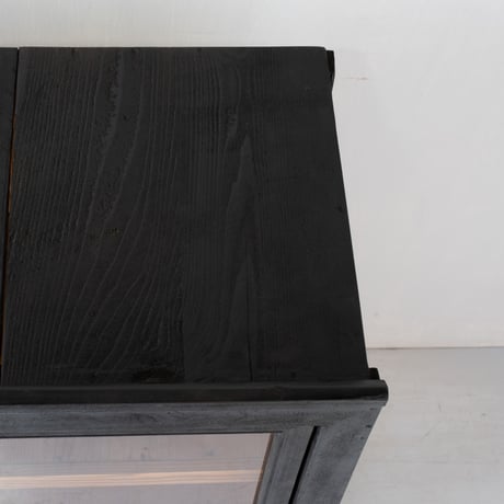 ブラックと木目のコントラストが映える 小ぶりな水屋/sa.1083