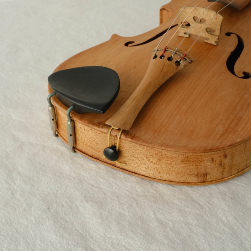 木製バイオリン ハードケース付き あたたかみを感じるバイオリンオブジェ・ハードケース付き/st