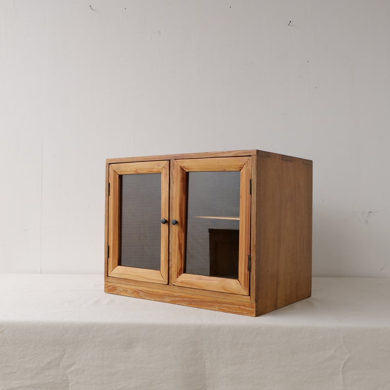 ガラス扉の四角い小さな収納棚/st.724 | SLOWHAND DEPARTMENT