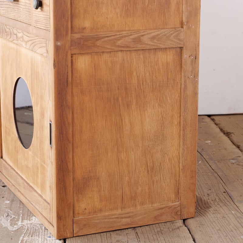 丸窓デザインがかわいらしい多機能キャビネット/sk.766 | SLOWHAND