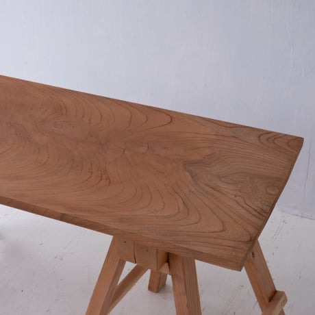 コンパクトに収納できる 作業馬を脚にした欅天板の展示台/sa.1263'B