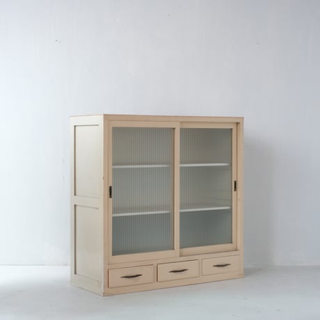 モールガラスの引き戸を備えたアイボリーカラーの水屋/sa.1027