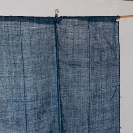 丸、四角く、繕い跡があたたかい 藍色の蚊帳生地古布 　130×63cm/st.1217