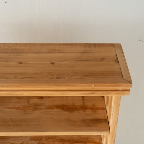 奥行き違いの棚が上下に重なる 木製シェルフ/sa.1052