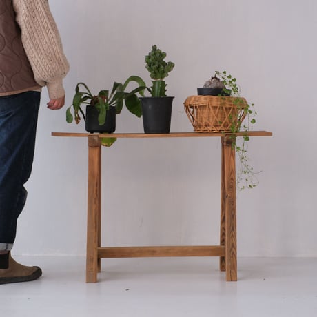 シンプルで軽量 植物が映えるミニマル 展示台/st. 960