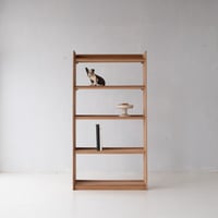 使う人を思うあたたかさが滲んだ 五段の本棚/sa.1193'C