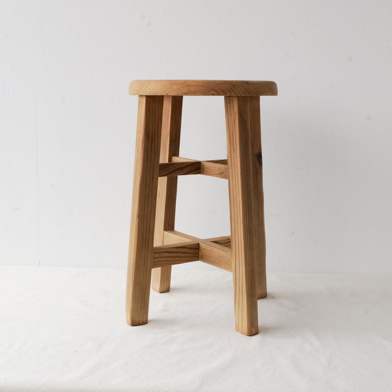 貫を上下に配した木の丸スツールC/st.807 | SLOWHAND DEPARTMENT