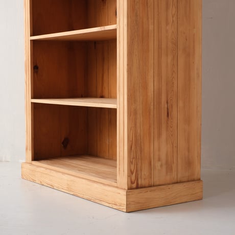細部に宿るこだわりで魅せる 4段の木製シェルフ/sa.1051
