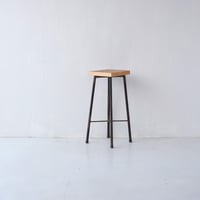 異素材ミックスが美しい 用途を限定しない小ぶりな飾り台/st.1022