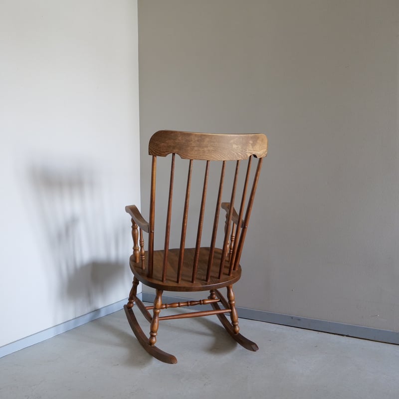 2日限定価格マルジェラの一角にありそうなビンテージ 木製 ロッキングチェア 白 2日限定価格マルジェラの一角にありそうなビンテージ 木製