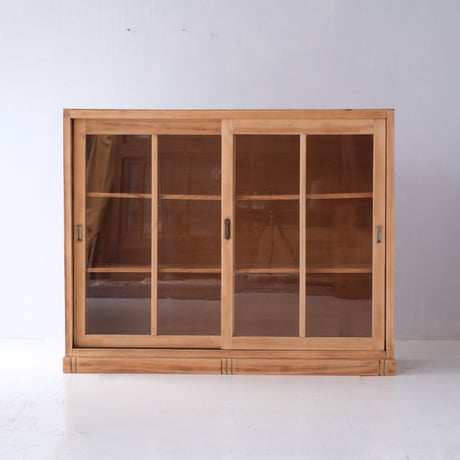 並んだ四角のリズムが楽しいシンプルな水屋/sa.1249'D