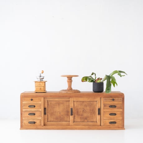 使い勝手の良さが魅力 1930年代の木製チェスト/sa.1146'B