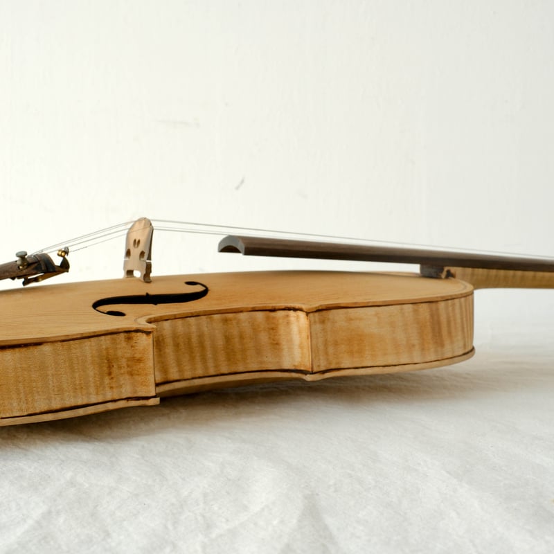 ７万円の付属品付き！　新品バイオリン　自然の美しいトラ目メープル　直ぐ演奏出来 7万円の付属品付き！ 新品バイオリン 自然の美しいトラ目