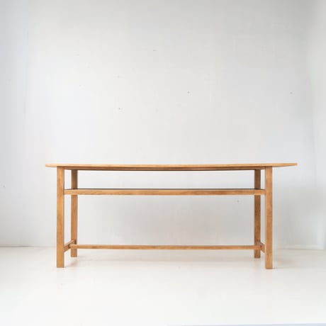 ぴったりの居場所を見つけたい、棚板を備えたロングテーブル/sa.1276'E