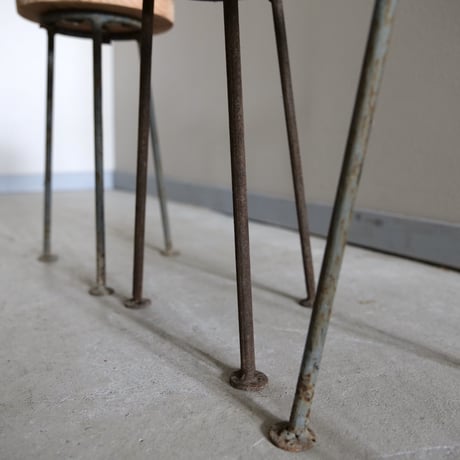 short stand / iron & old wood