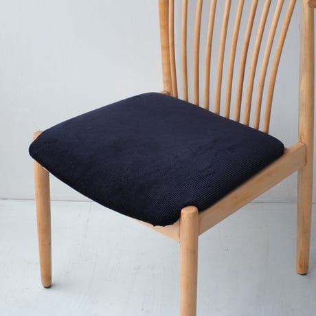 鳥取家具・ストレートバック＋コーデュロイ生地のダイニングチェア/sa.1043