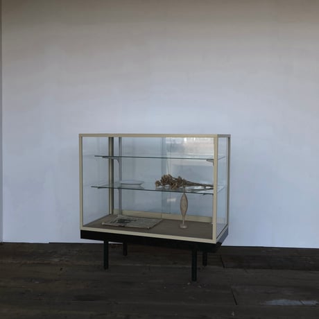 Iron frame 脚付きショーケース cream /全国配送可◎/ 店舗引取◎