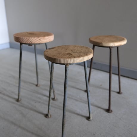 short stand / iron & old wood