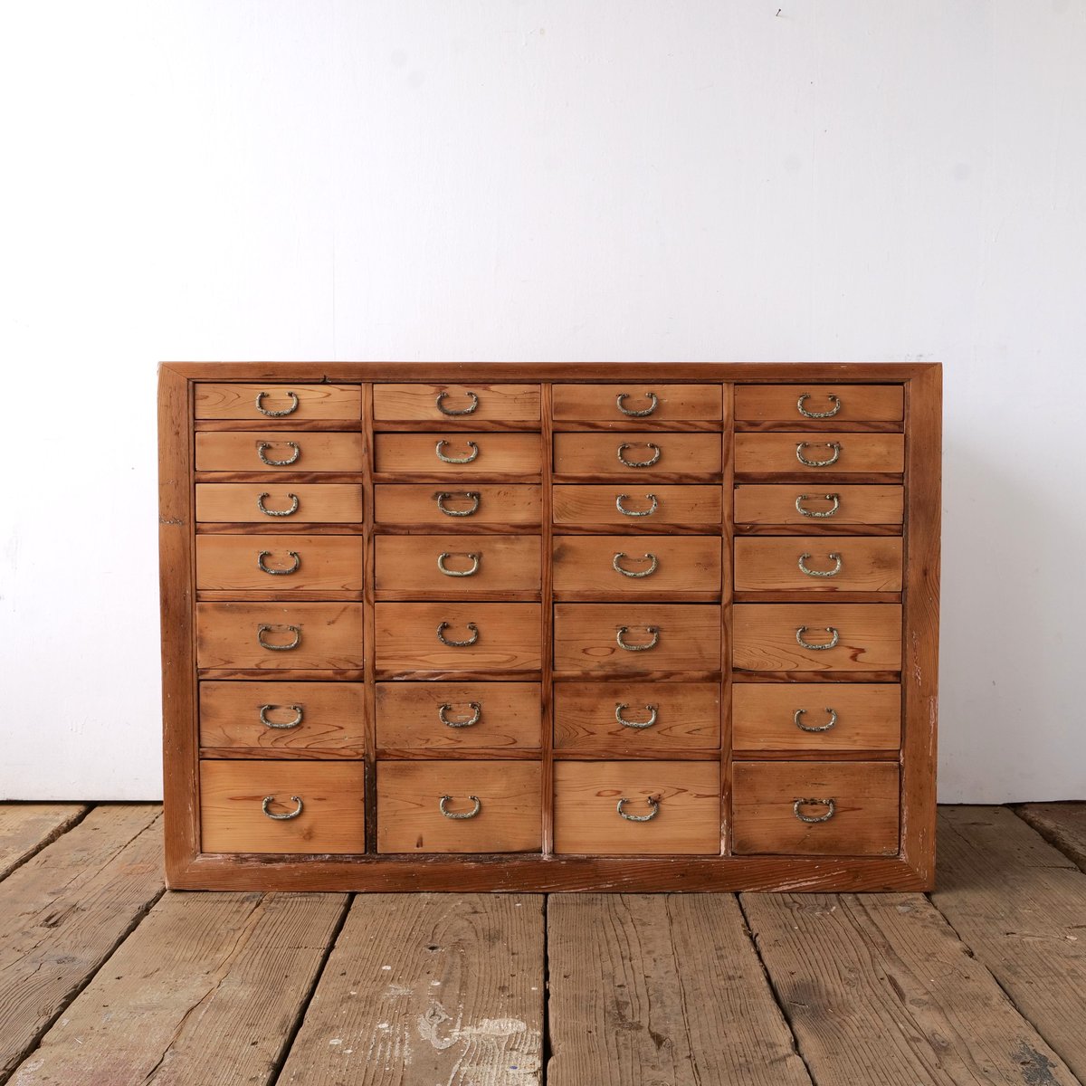 オリジナル　薬箪笥 高さ違いの抽斗が整然と並ぶ28杯の薬箪笥/sk.768 | SLOWHAND DEPARTMENT