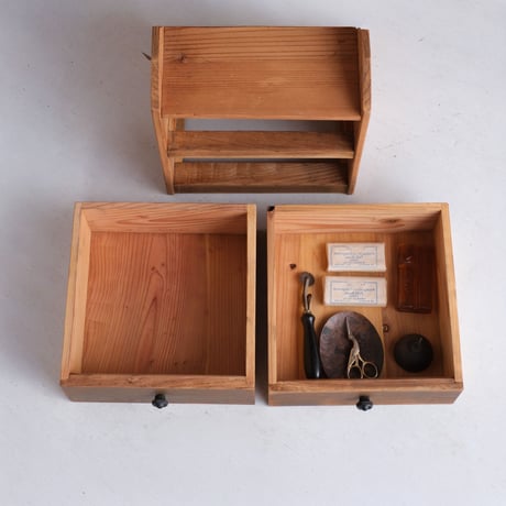 暮らし整う　二杯の抽斗を備えた小ぶりな収納家具/st.1019