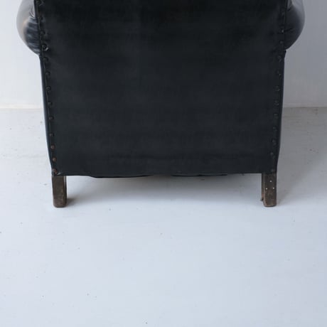 腰掛けたくなる包容力の黒いソファー【A】/sa.998