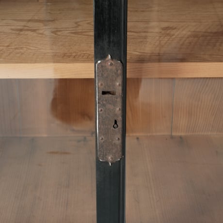 ブラックカラーにリペイントした、ゆらゆらガラスの水屋/sa.1065