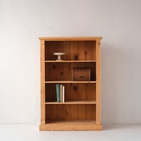 細部に宿るこだわりで魅せる 4段の木製シェルフ/sa.1051