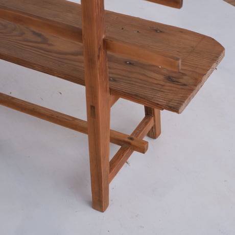 たっぷり横長でシンプルな作りが素朴な木製ベンチ/sa.955