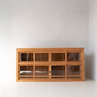8枚のガラス引き戸を備えたワイドサイズの水屋棚/sa.1197'E