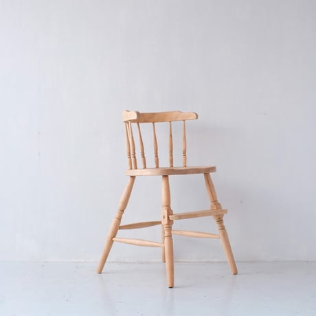 滑らかな木の表情がやさしい 丁寧な作りのギッズチェア/sa.1018