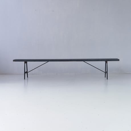 時を纏った風格の漂うグレーペイントのロングベンチ/sa.1093