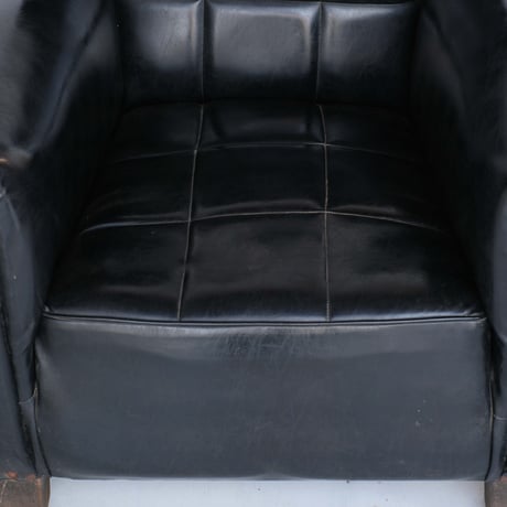 腰掛けたくなる包容力の黒いソファー【A】/sa.998