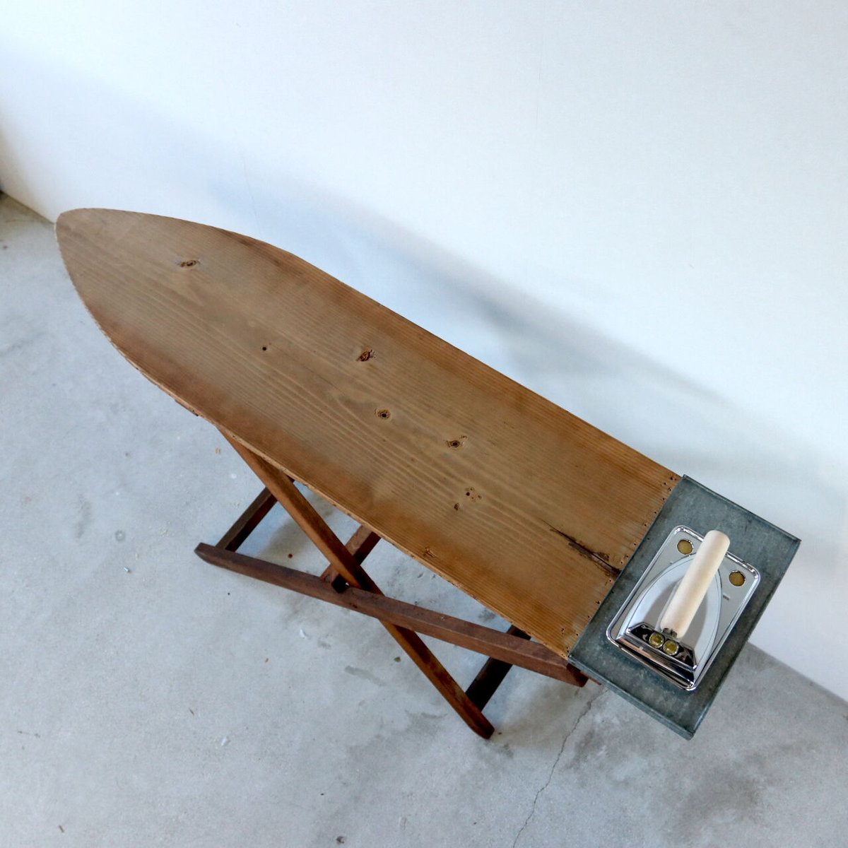 アンティーク　ミニアイロン台 tower アイロン台 おしゃれ コンパクト ミニ テーブル上 省