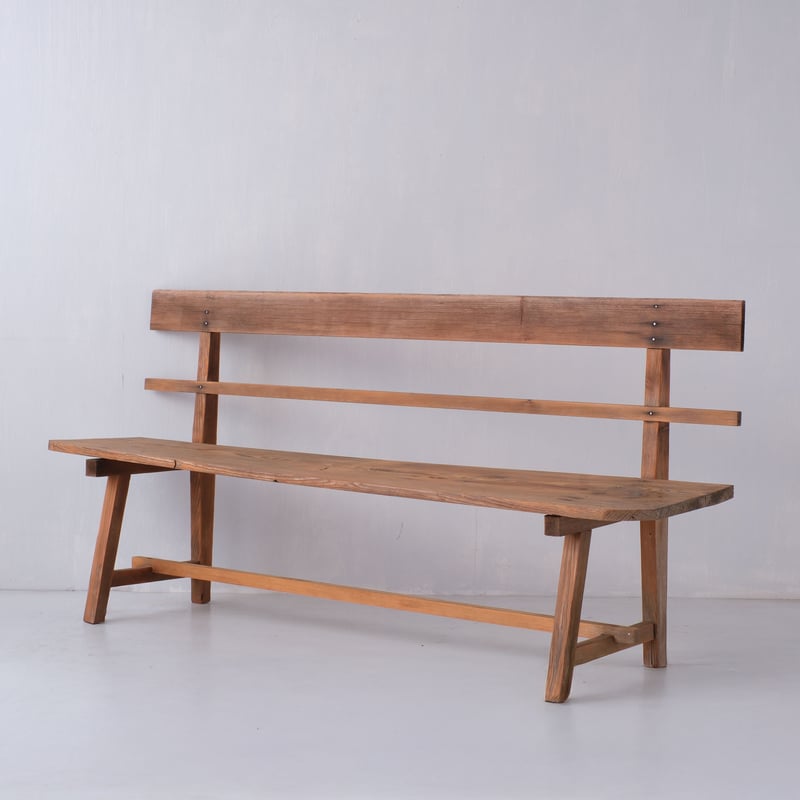 シンプルデザイン ベンチ 木製と金属製 絵になる 天然木 アカシアベンチ おしゃれ 木製ベンチ 屋外 ガーデン