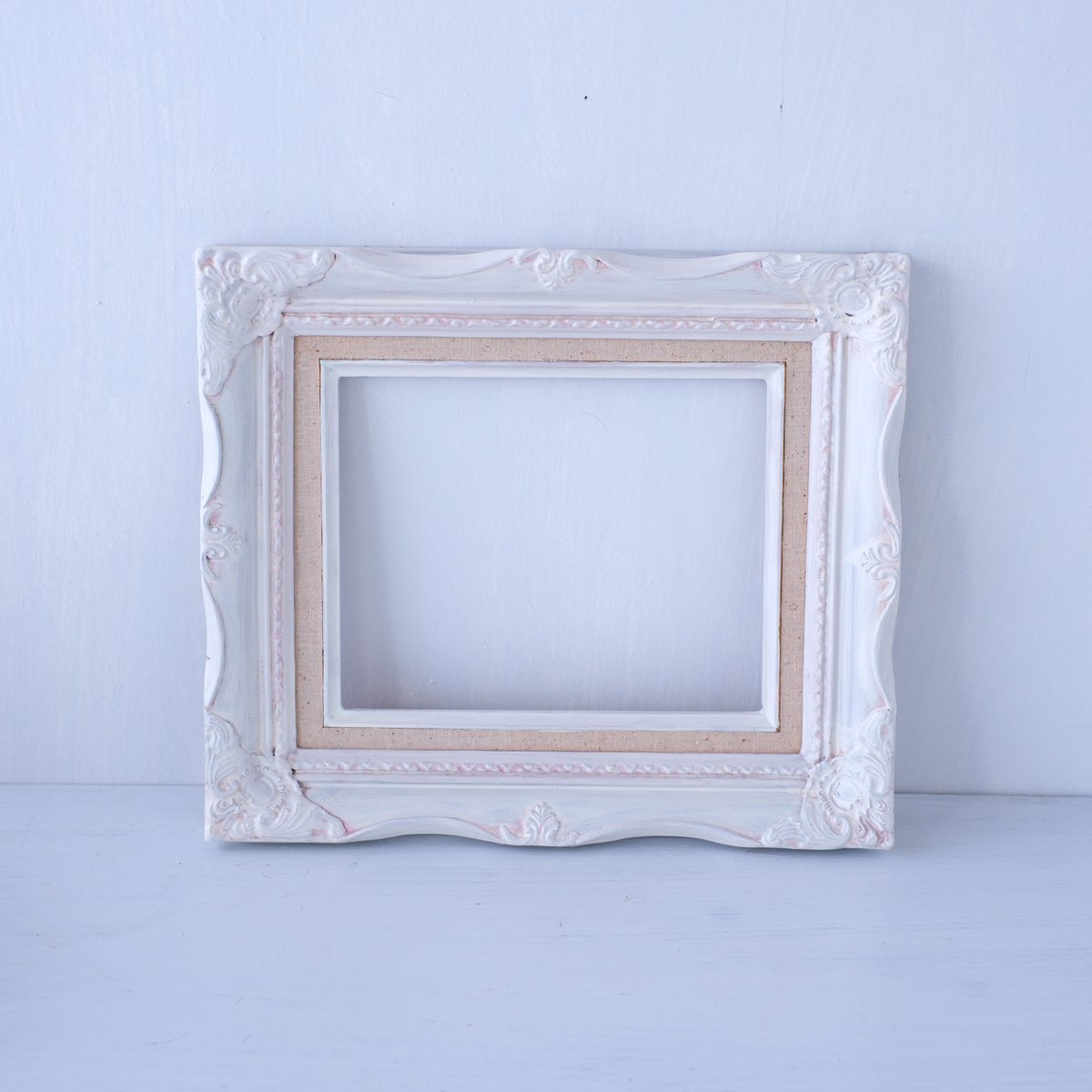 内側に淡いピンクを差したアイボリーカラーのビンテージフレーム【A