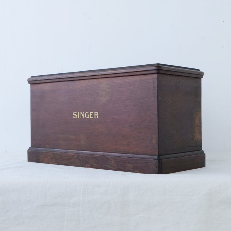 AKa6705　シンガー　ＳＩＮＧＥＲ　ミシン　木製ケース SINGERのロゴが入った木製のミシンカバー/st.886 | SLOWHAND DEPART
