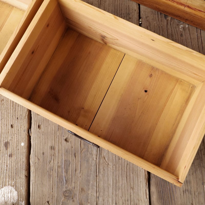 木製台(いちょう) 頼り甲斐のある頑丈な木の棚・2杯の抽斗付き/sk.753 | SLOWHAND