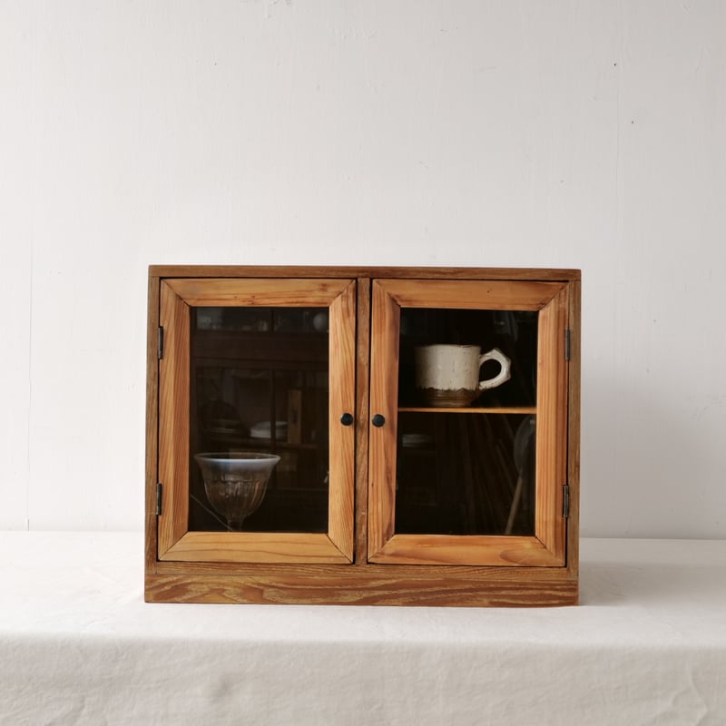 ガラス扉の四角い小さな収納棚/st.724 | SLOWHAND DEPARTMENT
