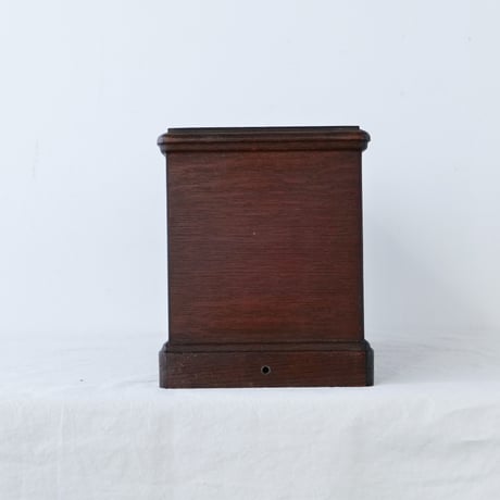 SINGERのロゴが入った木製のミシンカバー/st.886