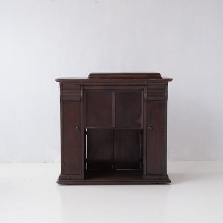 SINGERミシンを納めていた 重厚感のあるアンティークキャビネット/sa.1191'C