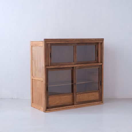 両端切り替え引き戸デザインに遊び心を感じる水屋/sa.988