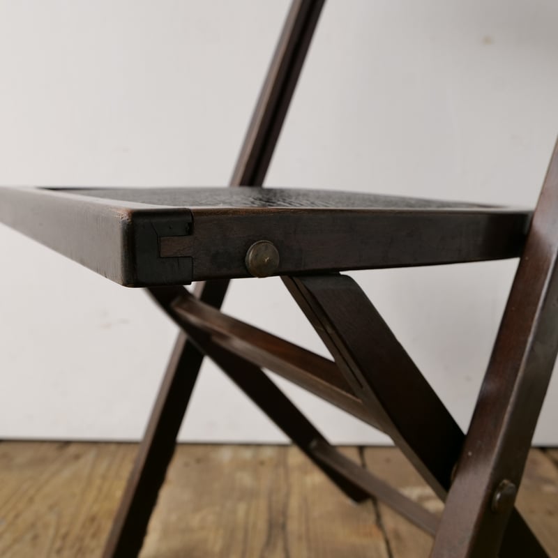 戦前から愛された秋田木工のフォールディングチェア /st.728