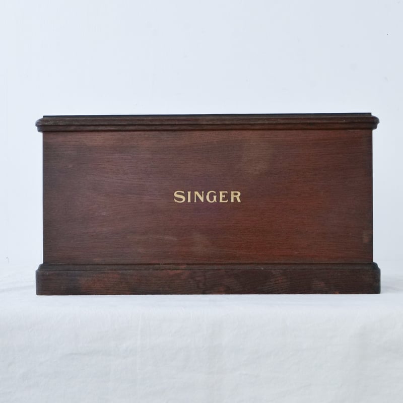 SINGERのロゴが入った木製のミシンカバー/st.886 | SLOWHAND DEPART