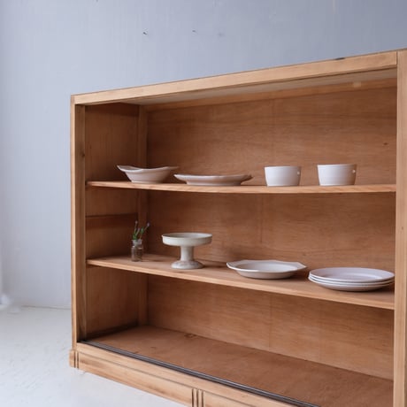 並んだ四角のリズムが楽しいシンプルな水屋/sa.1249'D