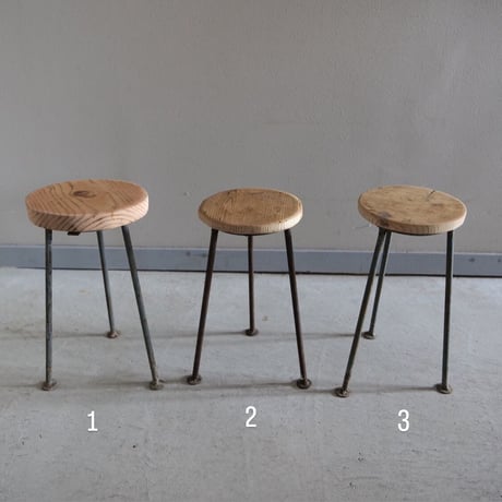 short stand / iron & old wood