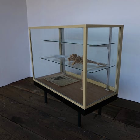 Iron frame 脚付きショーケース cream /全国配送可◎/ 店舗引取◎