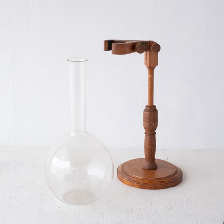 実験器具のような佇まいが魅力のフラスコと木製スタンド/st.1234